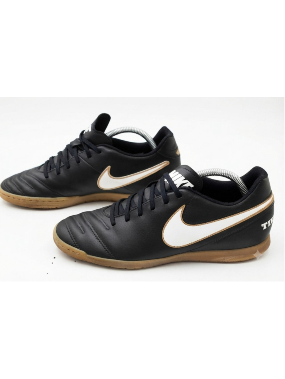 Nike Tiempo Rio Ill IC Black Gum
Bottom Shoes Size 9.5 Indoor
Soccer 819234-010 - Picture 2 of 6